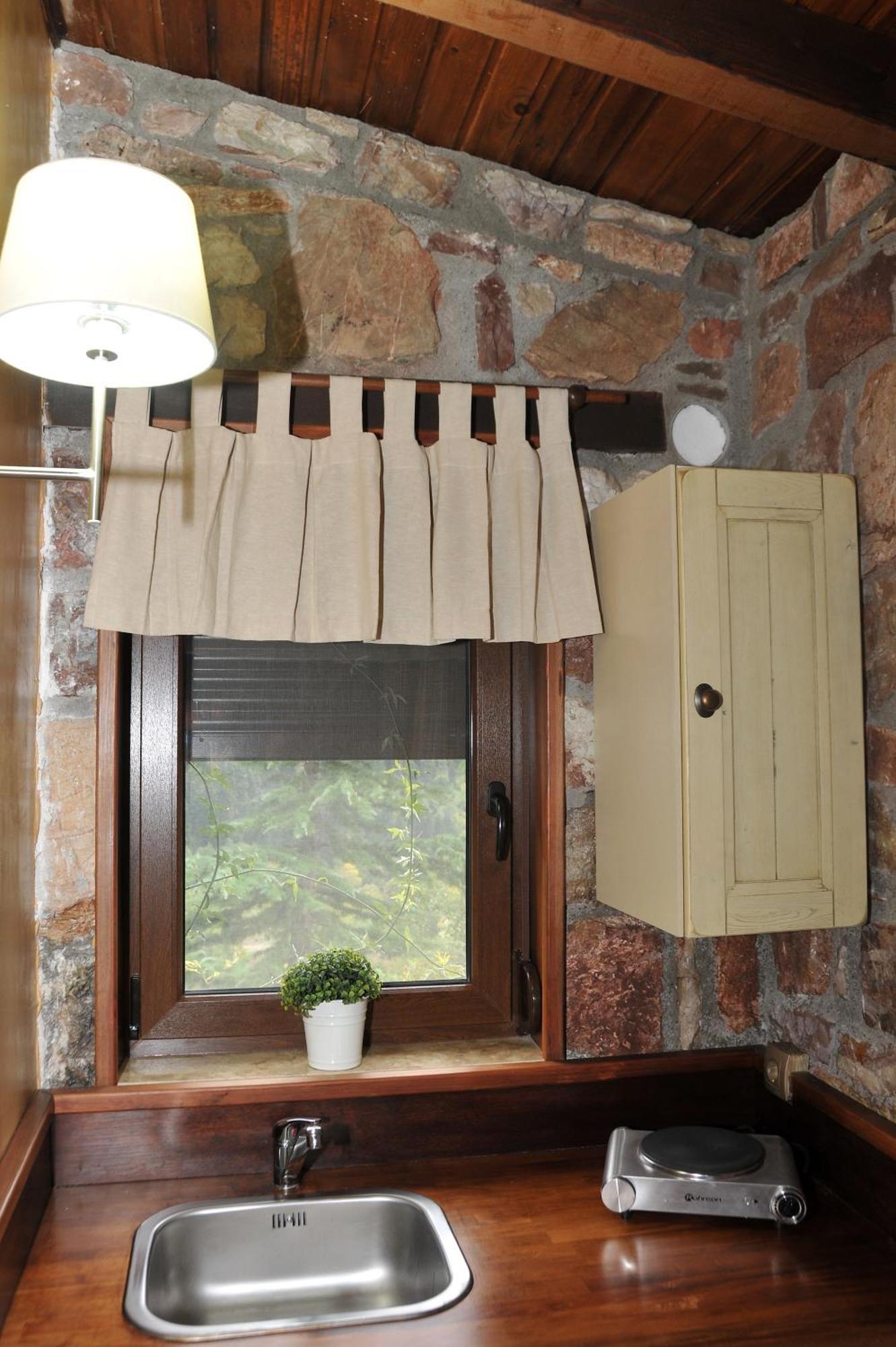 Guest Stone Houses In Aidona Chrysomilea Bagian luar foto